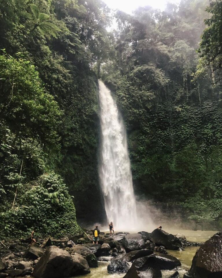 TEMPAT WISATA DI JAWA BARADENGAN NAMA NYELENEH